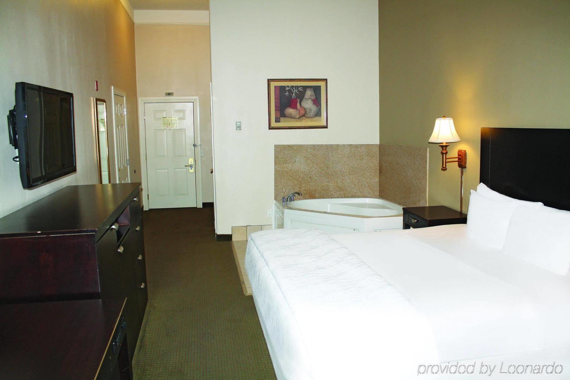La Quinta By Wyndham Alamo-Mcallen East Exterior photo